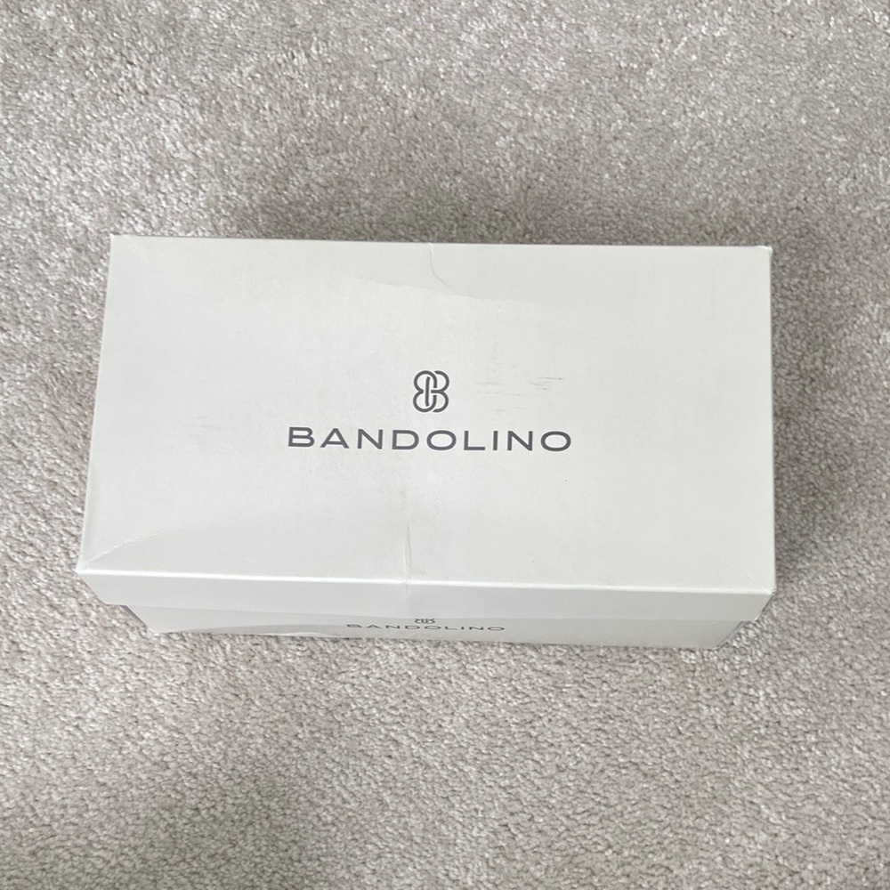 New Size 7. Bandolino Black Suede Chunky Heel Mary Jane Shoes with pearl button. - Picture 4 of 5